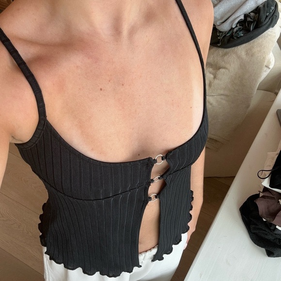 Urban Outfitters Black Ribbed Women Top - Picture 2 of 2